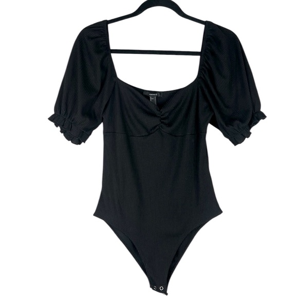 Forever 21 Black Puff Short Sleeve Sweetheart Neck Ribbed Bodysuit Size Large - Picture 1 of 7